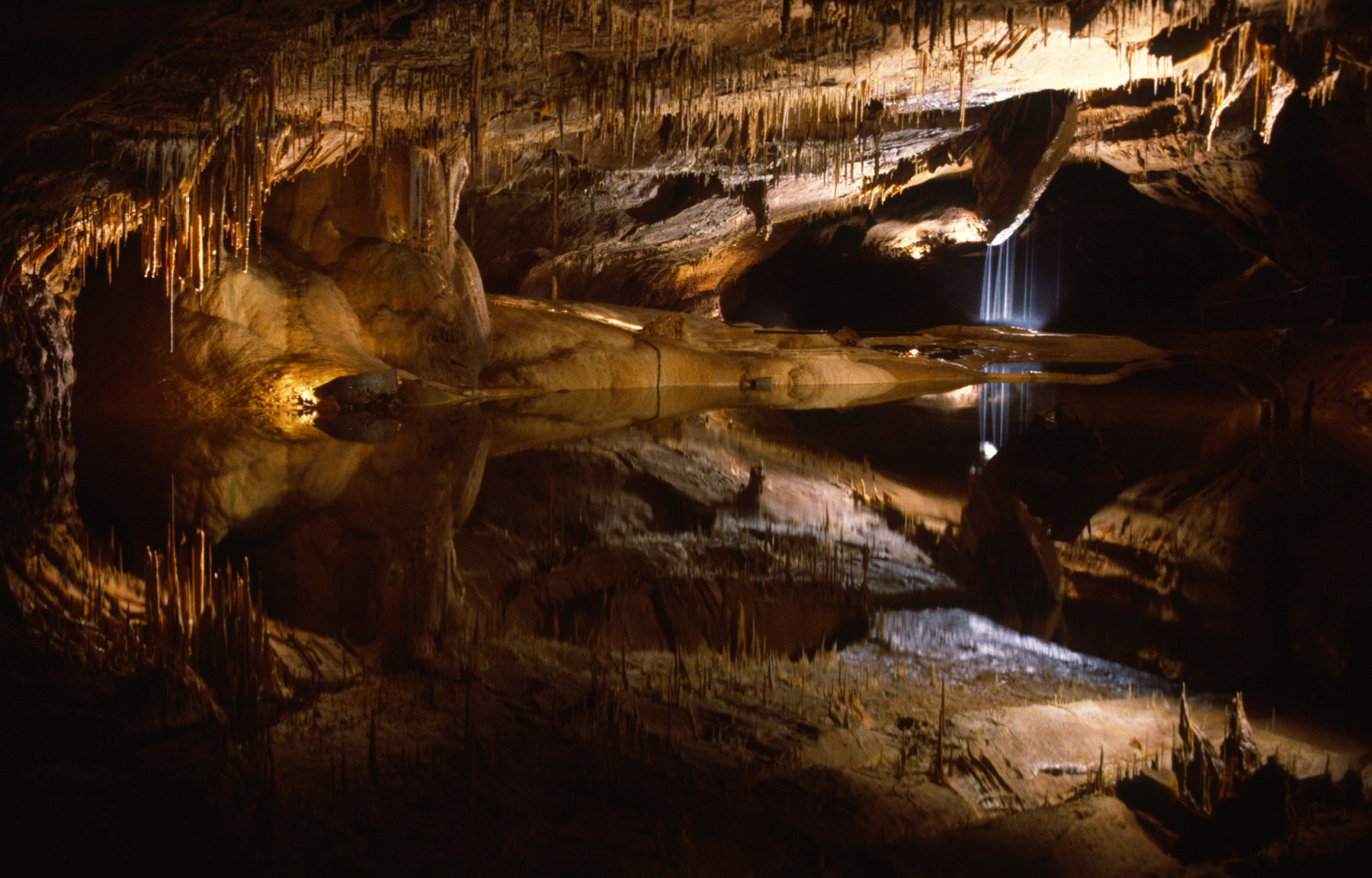 lacave grotte lot