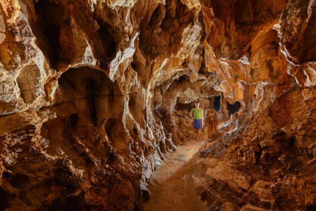 tourisme-grotte-thais-drome_serge-caillault