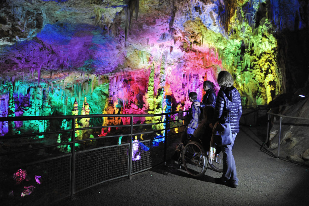 visite-idee-sortie-gard-grotte-salamandre