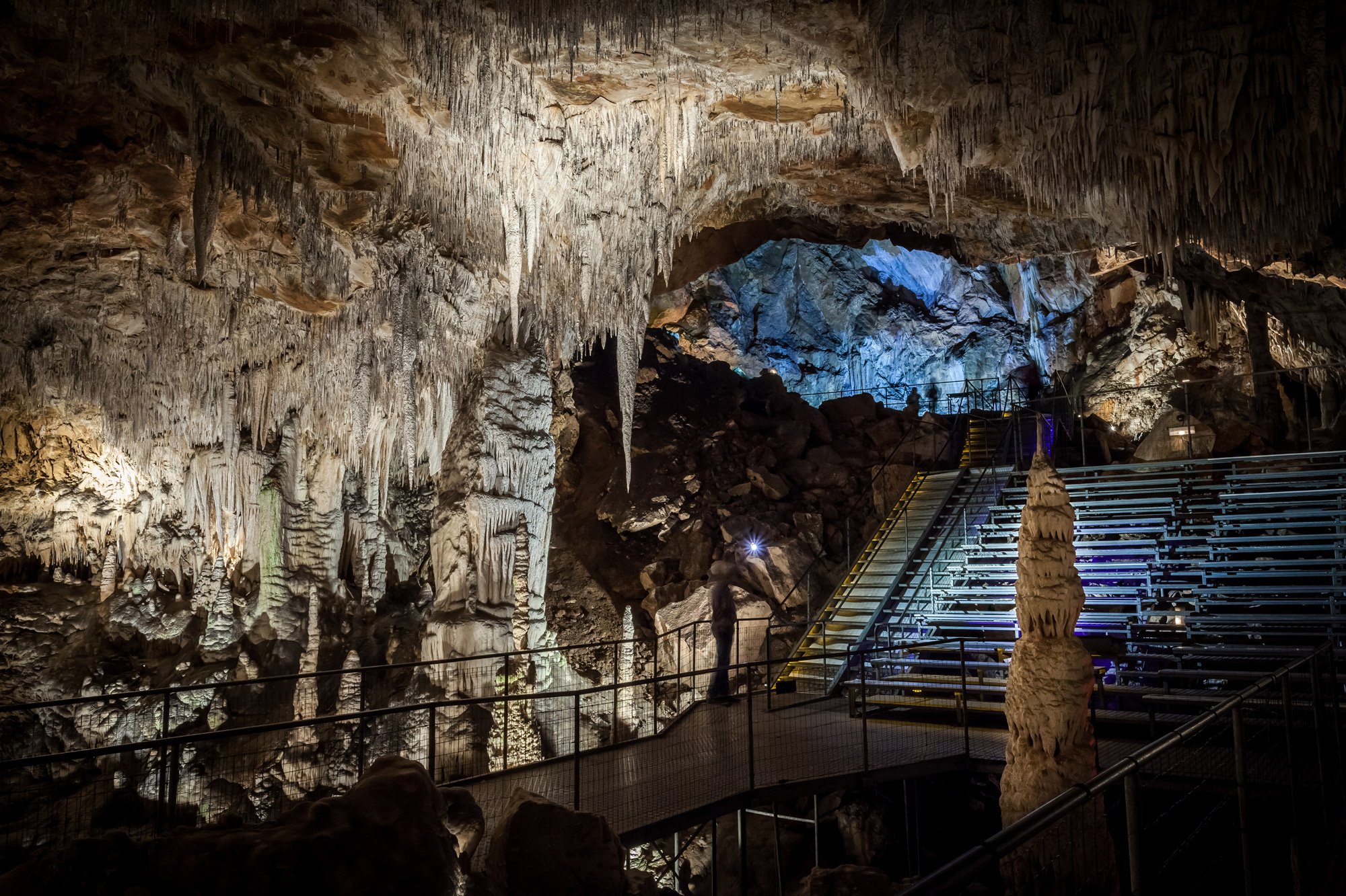 histoire du tourisme souterrain visite-tourisme-grotte-des-grandes-canalettes-pyrenees-orientales