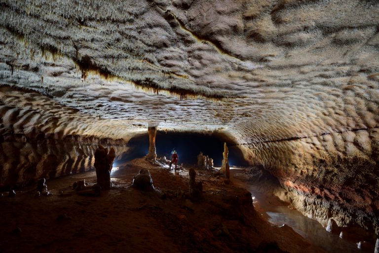 #JIGT2022 journée internationale des grottes les-grandes-galeries_speleologie_grotte-saint-marcel_acitivte-indoor