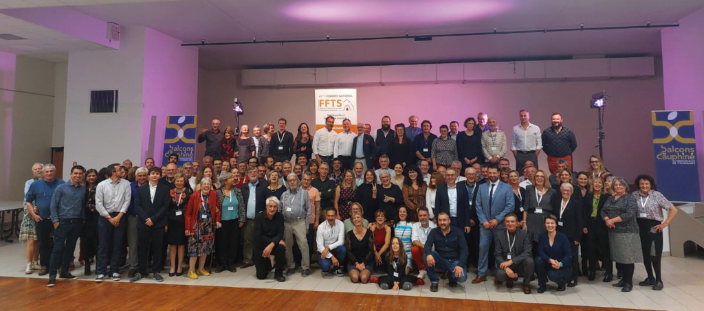 61ème congrès FFTS grottes de la Balme photo de groupe